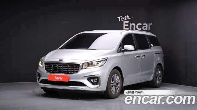 Kia Carnival 9-Seater Luxury 2019 — фото 1