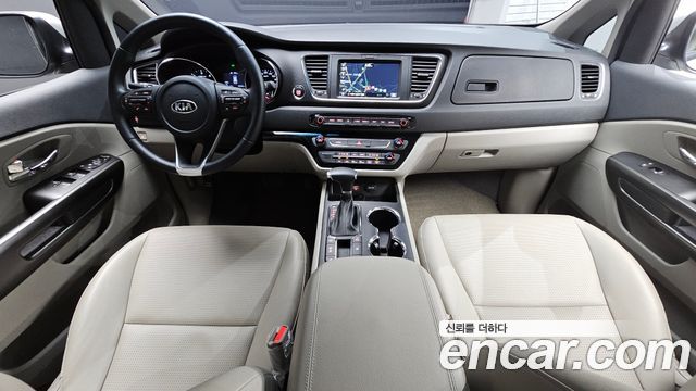 Kia Carnival 9-Seater Luxury 2019 — фото 7