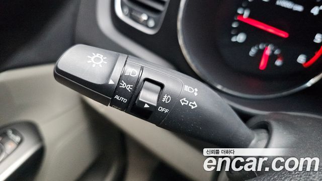 Kia Carnival 9-Seater Luxury 2019 — фото 16