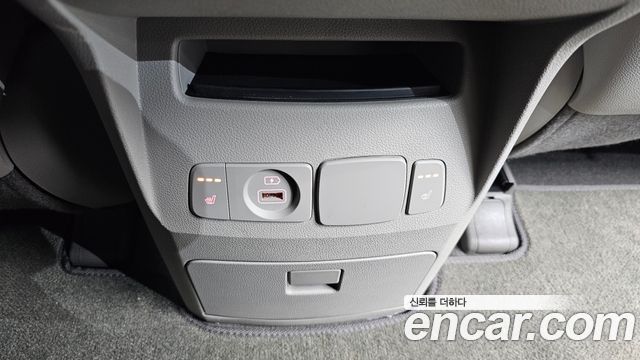 Kia Carnival 9-Seater Luxury 2019 — фото 18