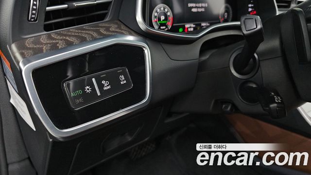 Audi A6 (C8) 45 TFSI Premium 2021 — фото 18