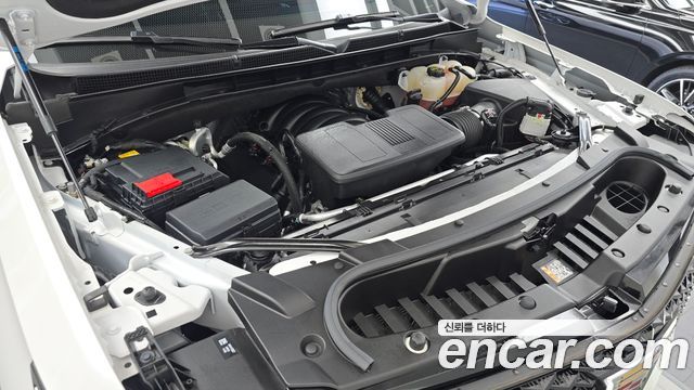 Cadillac Escalade (V) 6.2 ESV ESV Sports Platinum 2025 — фото 6