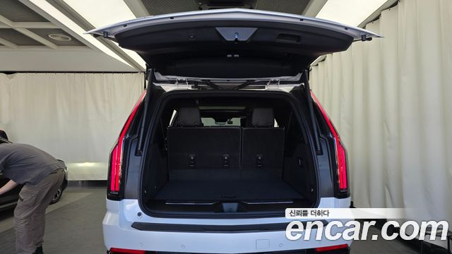 Cadillac Escalade (V) 6.2 ESV ESV Sports Platinum 2025 — фото 17