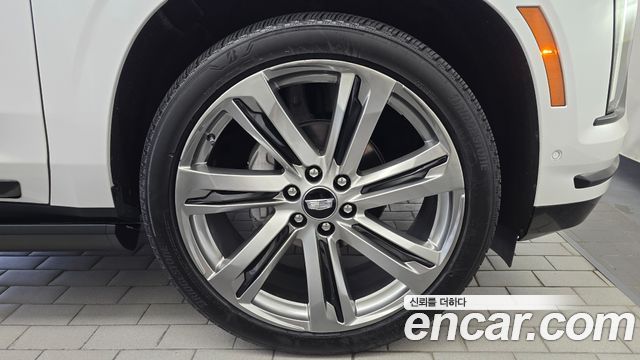 Cadillac Escalade (V) 6.2 ESV ESV Sports Platinum 2025 — фото 21