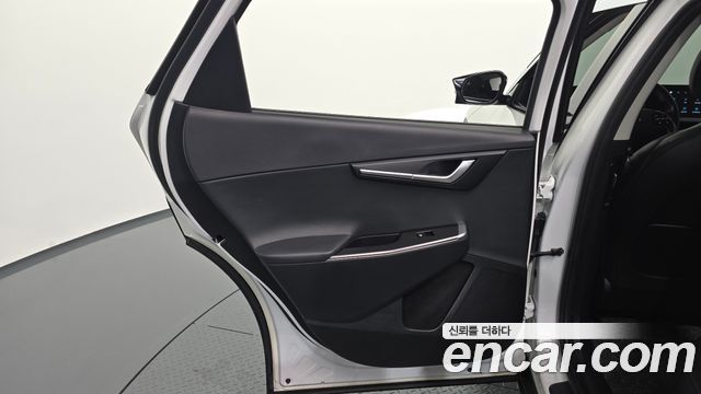 Kia EV6 Long Range 4WD Air 2023 — фото 25