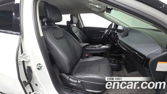 Kia EV6 Long Range 4WD Air 2023 — фото 26