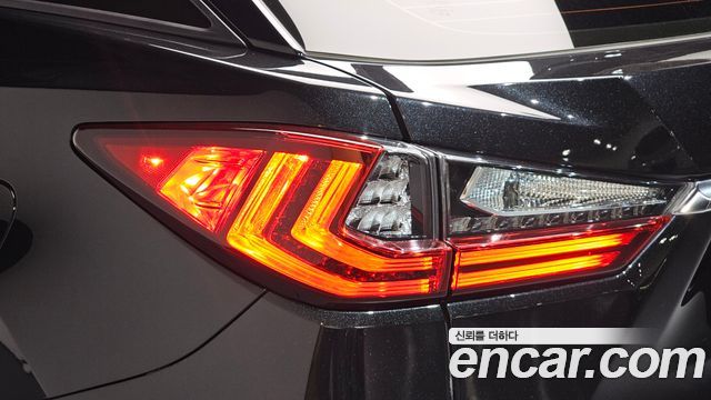 Lexus RX450h (IV) Executive 2019 — фото 23