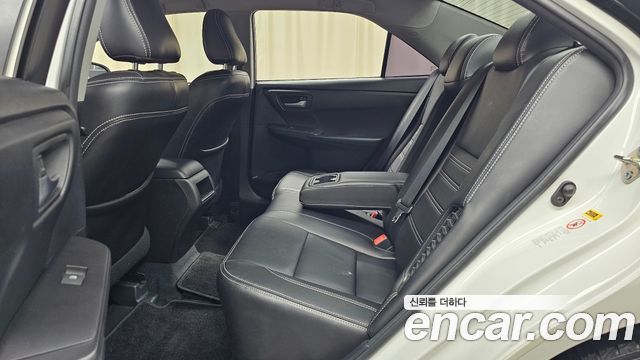 Toyota Camry Hybrid LE 2016 — фото 12