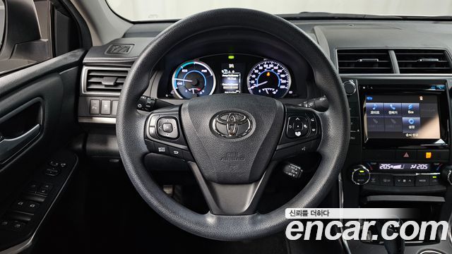 Toyota Camry Hybrid LE 2016 — фото 13