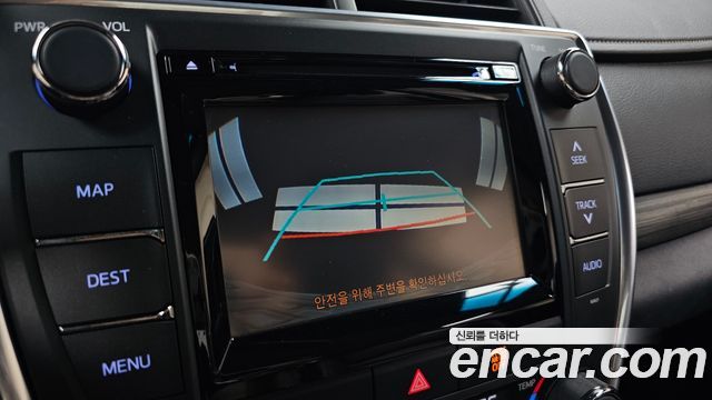 Toyota Camry Hybrid LE 2016 — фото 15