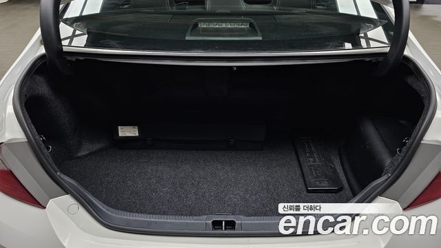Toyota Camry Hybrid LE 2016 — фото 20
