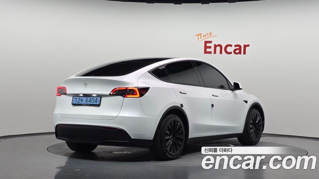 Tesla Model Y RWD 2025 — фото 2