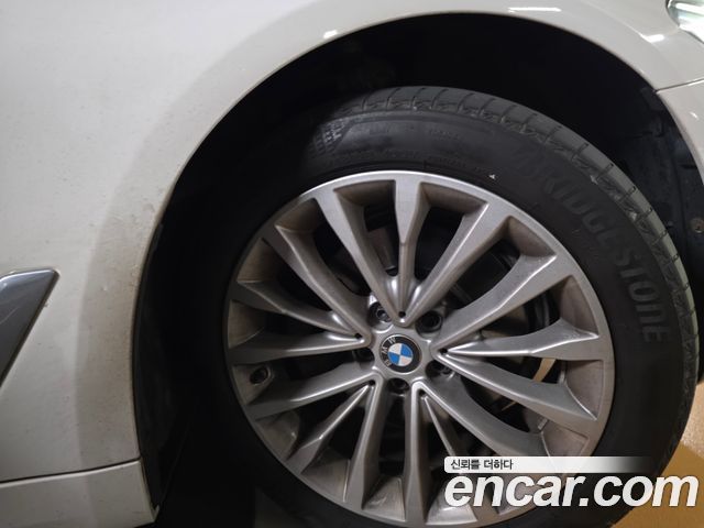 BMW 5 Series (G30) 523d xDrive Luxury 2022 — фото 5