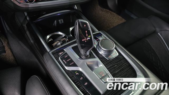 BMW 7 Series (G11) 730Ld xDrive M Sport 2017 — фото 9
