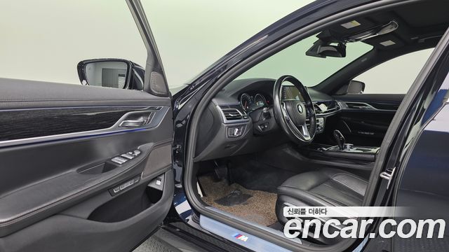 BMW 7 Series (G11) 730Ld xDrive M Sport 2017 — фото 10