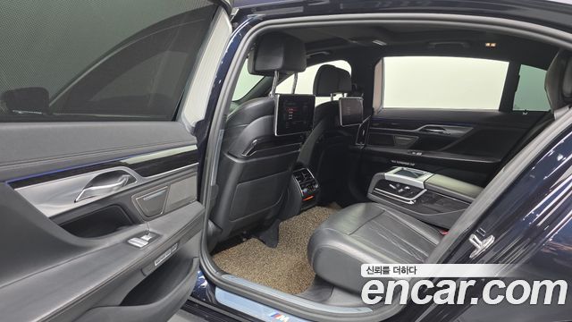 BMW 7 Series (G11) 730Ld xDrive M Sport 2017 — фото 15