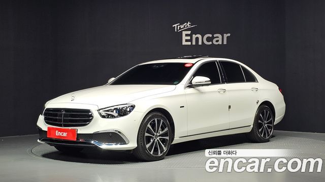 Mercedes-Benz E-Class (W213) E300e 4MATIC Exclusive 2021 — фото 1