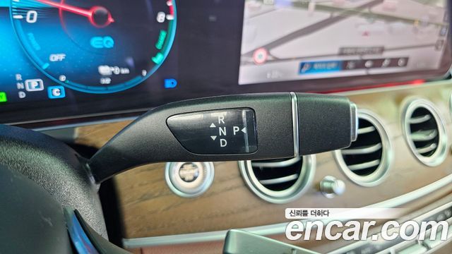 Mercedes-Benz E-Class (W213) E300e 4MATIC Exclusive 2021 — фото 9