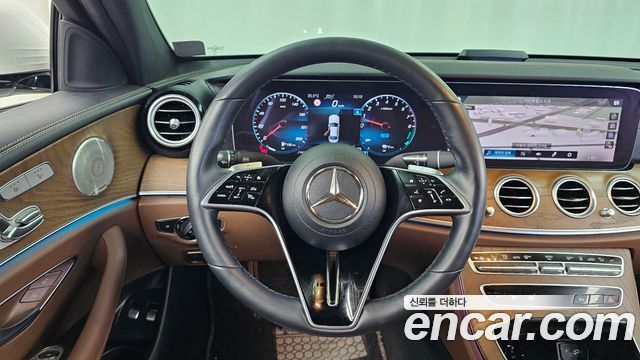Mercedes-Benz E-Class (W213) E300e 4MATIC Exclusive 2021 — фото 13