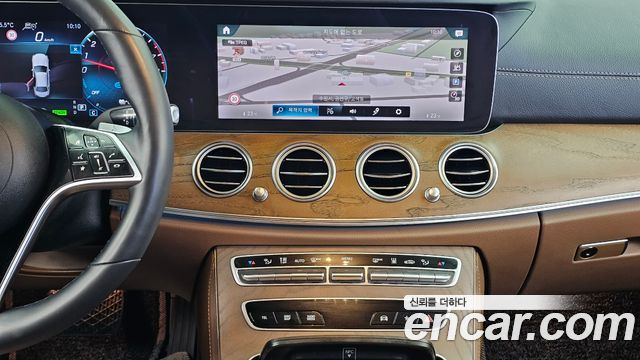Mercedes-Benz E-Class (W213) E300e 4MATIC Exclusive 2021 — фото 19