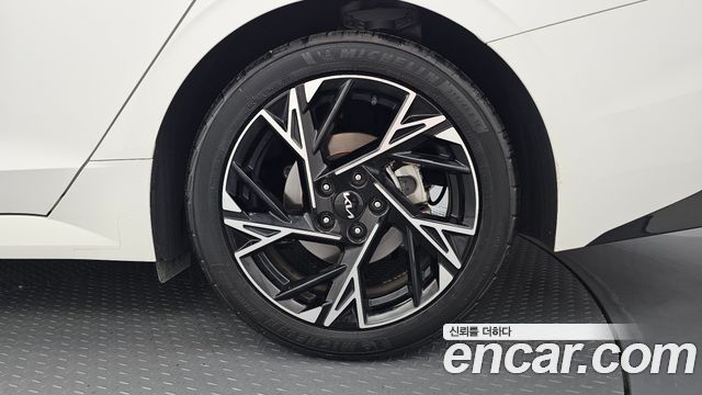Kia K5 Hybrid (III) Signature 2025 — фото 21