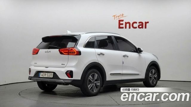 Kia Niro 1.6 HEV Prestige 2022 — фото 2