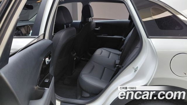Kia Niro 1.6 HEV Prestige 2022 — фото 12