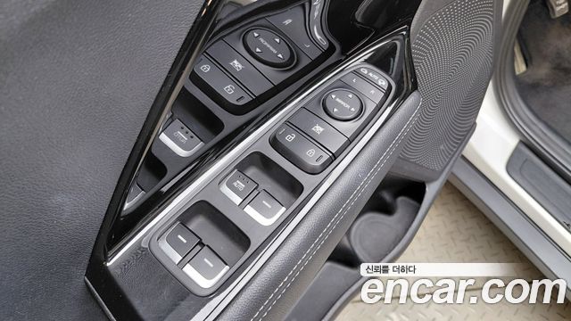 Kia Niro 1.6 HEV Prestige 2022 — фото 13