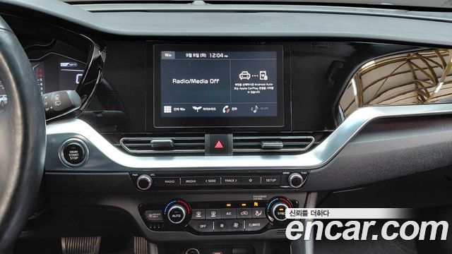 Kia Niro 1.6 HEV Prestige 2022 — фото 17