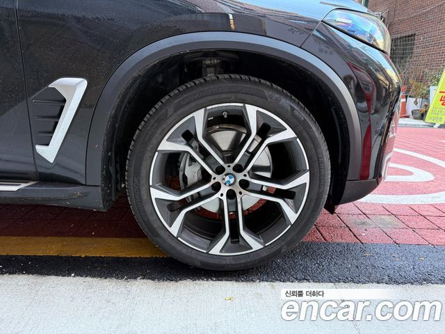 BMW X5 (G05) xDrive 40i xLine 2025 — фото 16