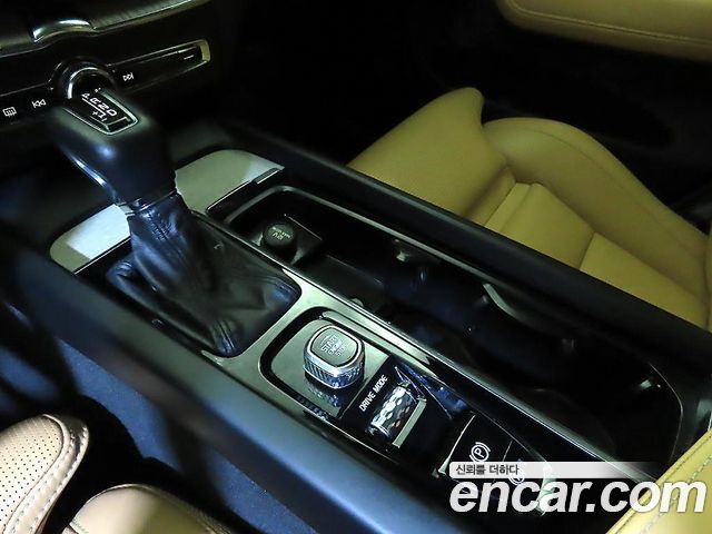 Volvo XC60 (II) D5 Inscription 2019 — фото 16