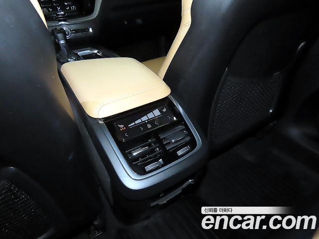 Volvo XC60 (II) D5 Inscription 2019 — фото 19