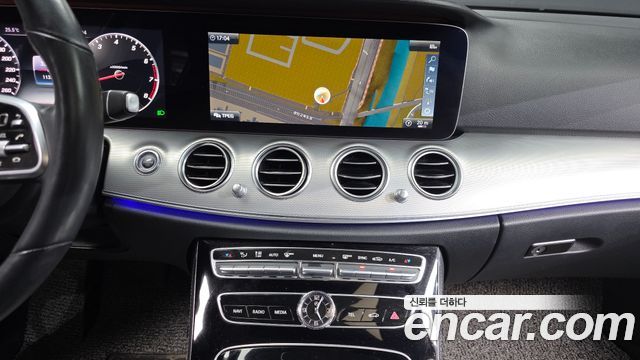 Mercedes-Benz E-Class (W213) E300 AMG Line 2019 — фото 14