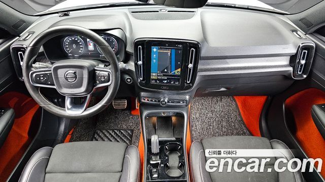 Volvo XC40 B4 R-Design 2021 — фото 7