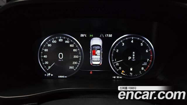 Volvo XC40 B4 R-Design 2021 — фото 8