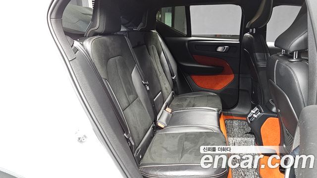 Volvo XC40 B4 R-Design 2021 — фото 15