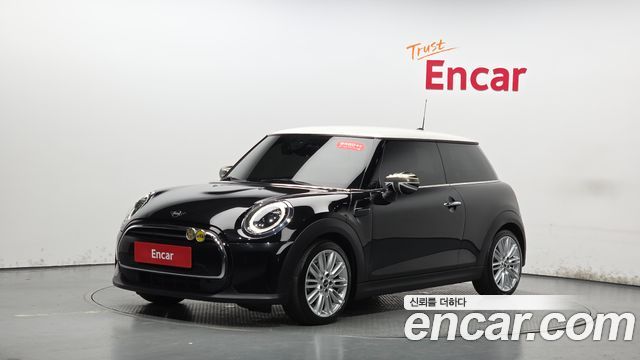 MINI Cooper Classic Third Generation 2023 — фото 11