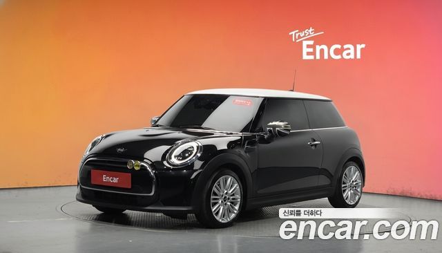 MINI Cooper Classic Third Generation 2023 — фото 1