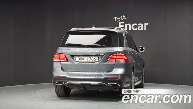 Mercedes-Benz GLE-Class (W166) GLE350 d 4MATIC Premium 2018 — фото 4