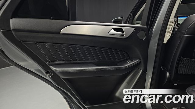 Mercedes-Benz GLE-Class (W166) GLE350 d 4MATIC Premium 2018 — фото 25