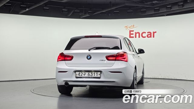 BMW 1 Series (F20) 118d Sport 5Door 2019 — фото 4