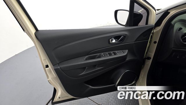 Renault Korea QM3 RE 2018 — фото 24