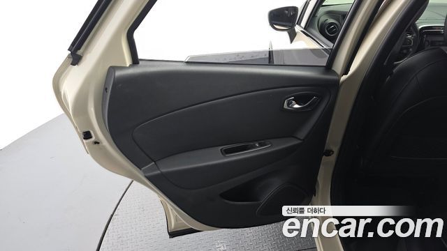 Renault Korea QM3 RE 2018 — фото 25