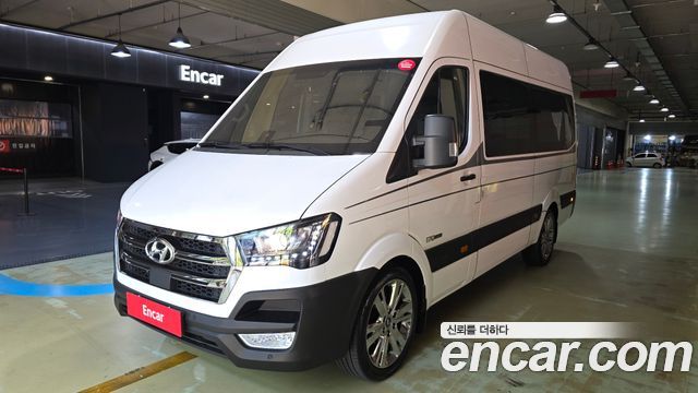 Hyundai Solati 15-seater Luxury 2023 — фото 1