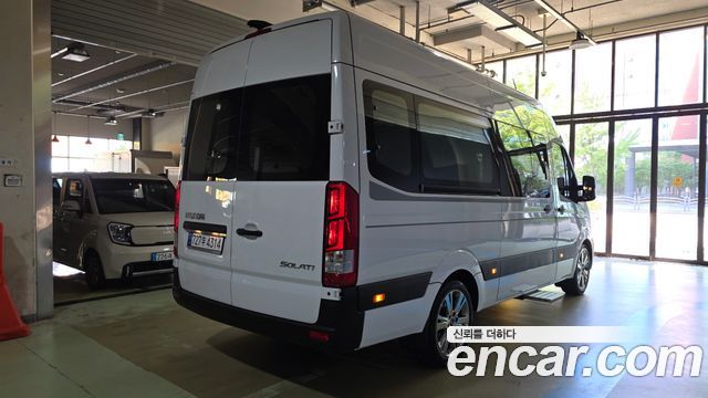 Hyundai Solati 15-seater Luxury 2023 — фото 2