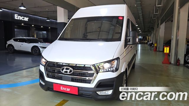 Hyundai Solati 15-seater Luxury 2023 — фото 3