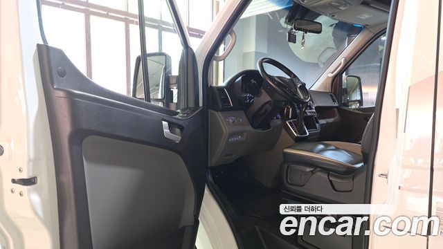 Hyundai Solati 15-seater Luxury 2023 — фото 10