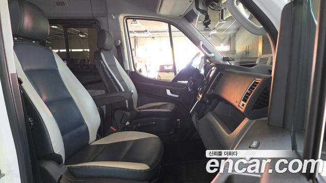 Hyundai Solati 15-seater Luxury 2023 — фото 11
