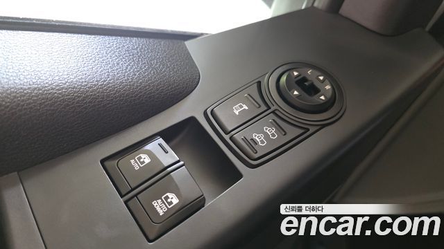 Hyundai Solati 15-seater Luxury 2023 — фото 30