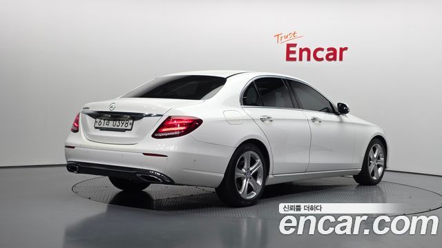 Mercedes-Benz E-Class (W213) E220d Avantgarde 2017 — фото 2